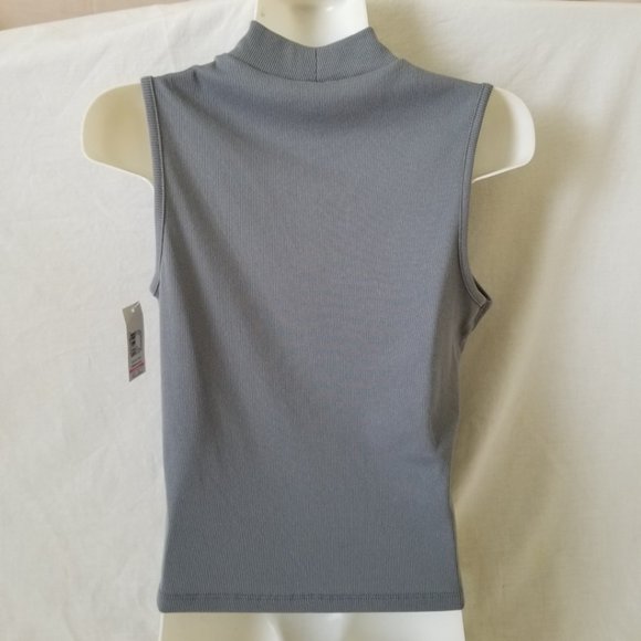 NWT-No Boundaries Sleeveless Grey Top w/Criss-Cross Straps -Juniors 11-13 - Picture 10 of 12
